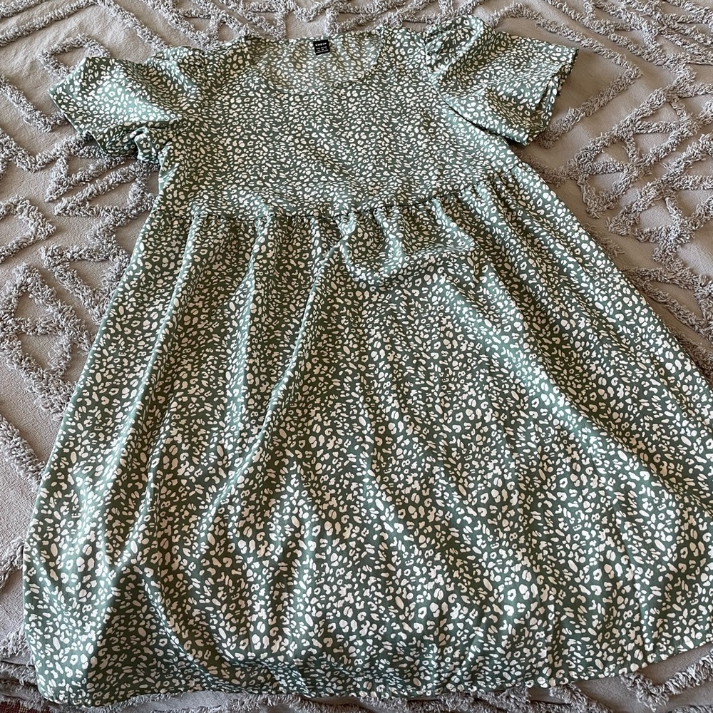 Shein flutter sleeve green cheetah print dress xs.